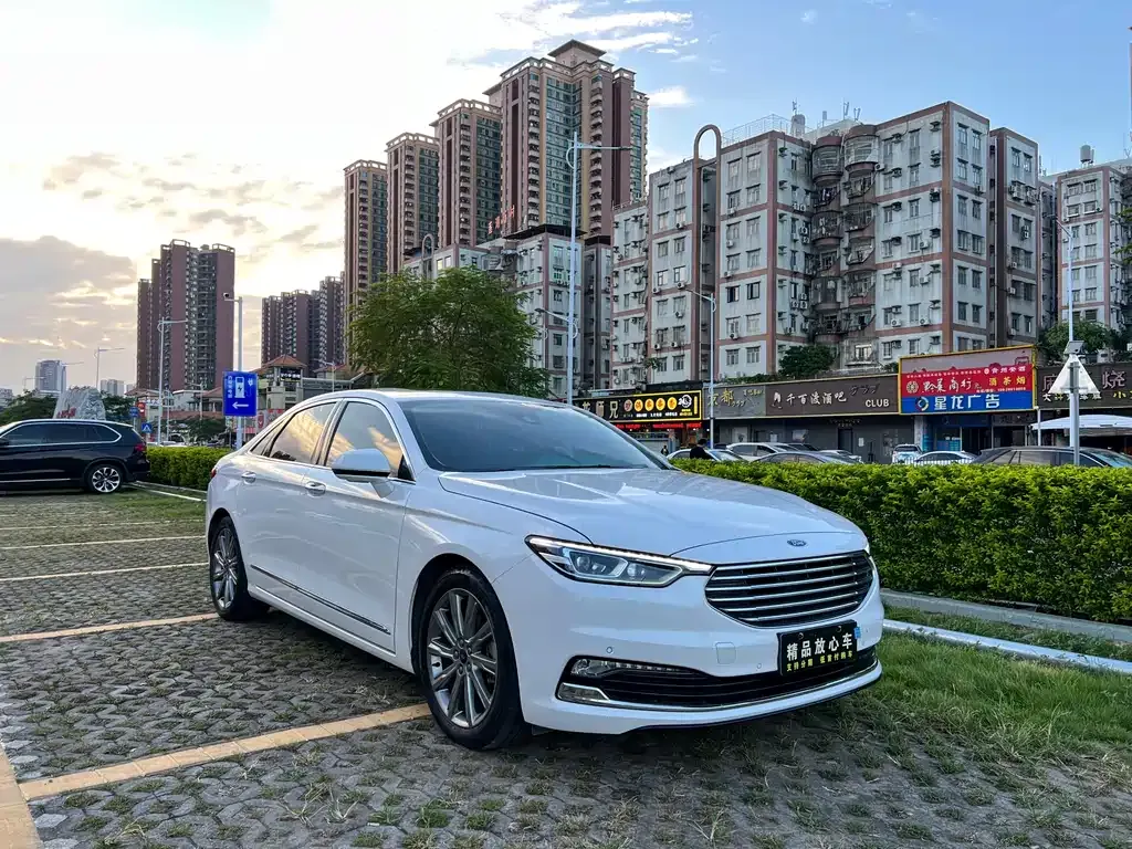 Ford Taurus 2022 из CN, фото 1