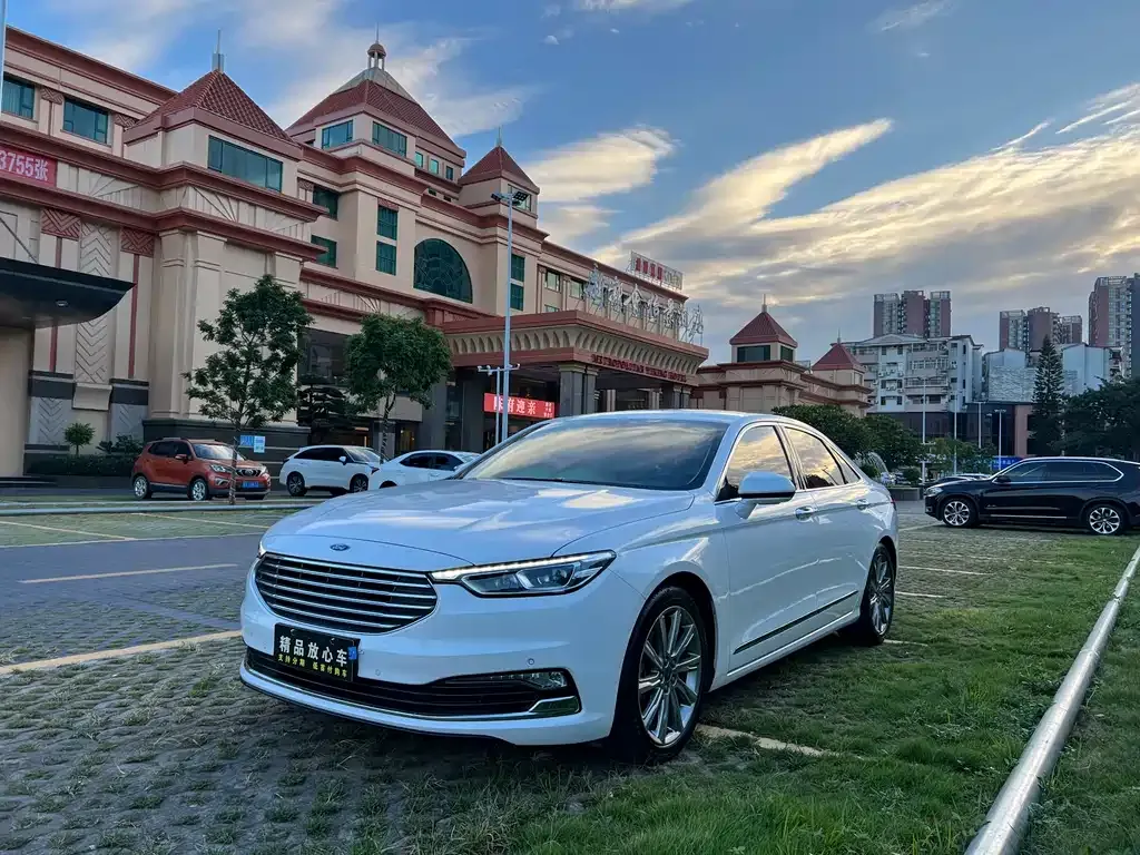 Ford Taurus 2022 из CN, фото 3