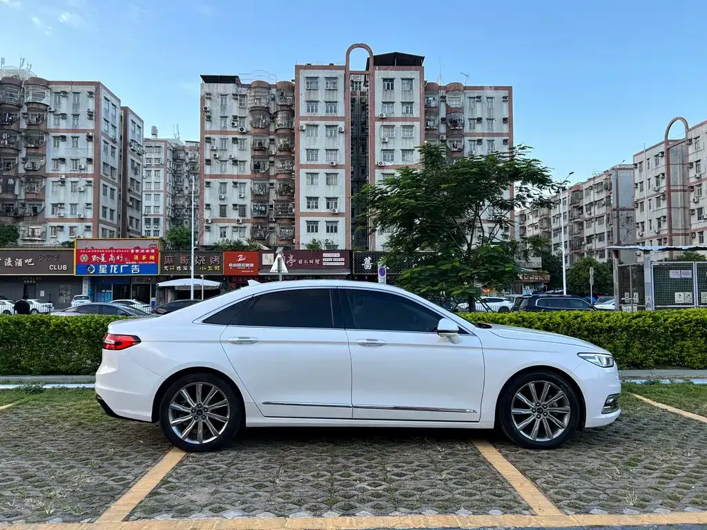 Ford Taurus 2022 из CN, фото 7