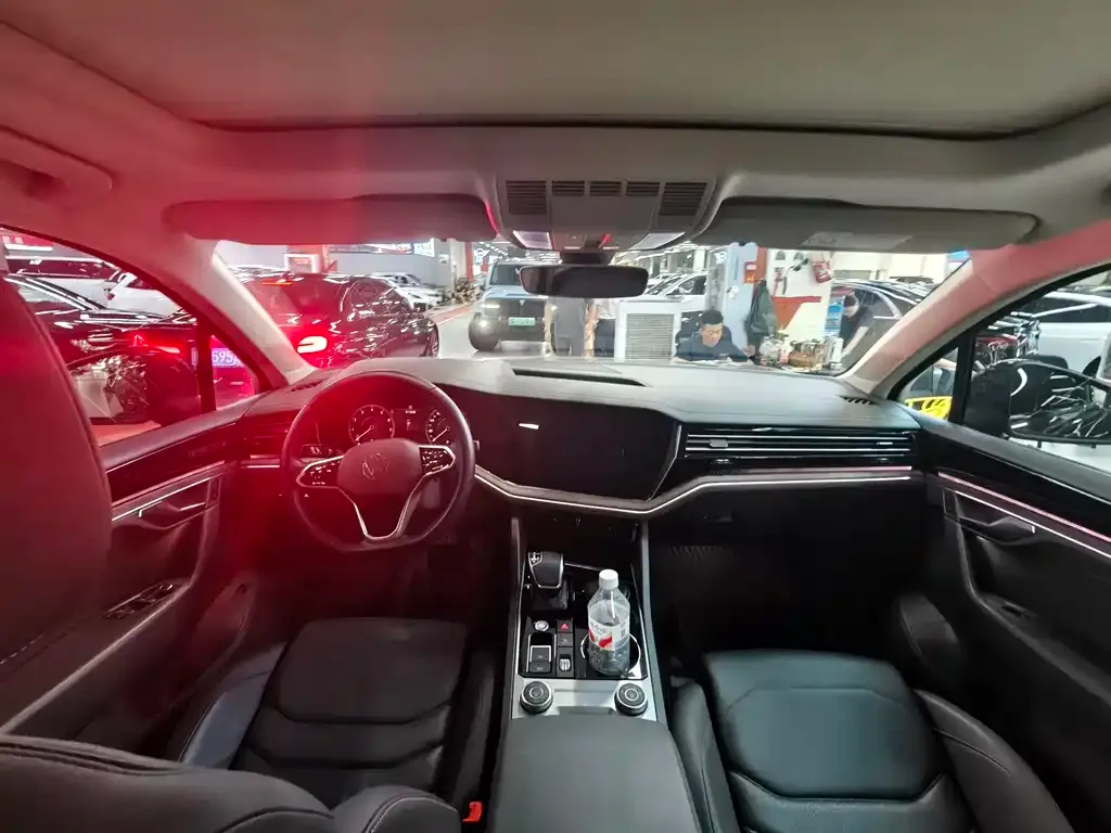 Volkswagen Touareg 2021 из CN, фото 2