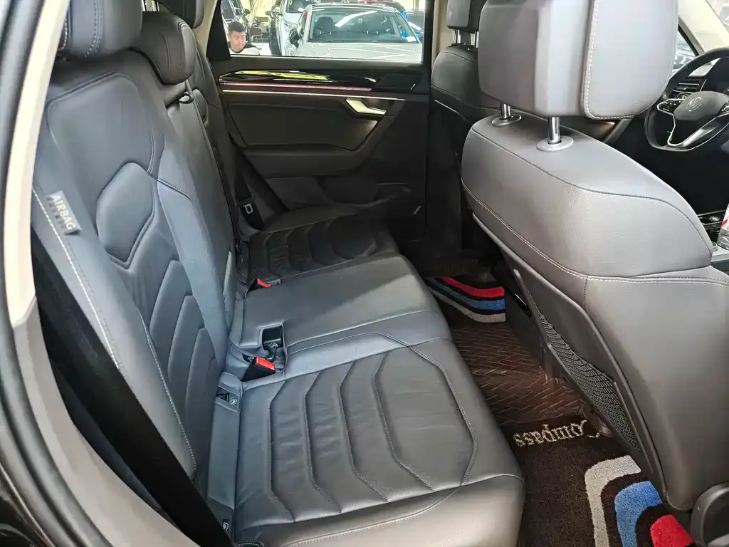 Volkswagen Touareg 2021 из CN, фото 4