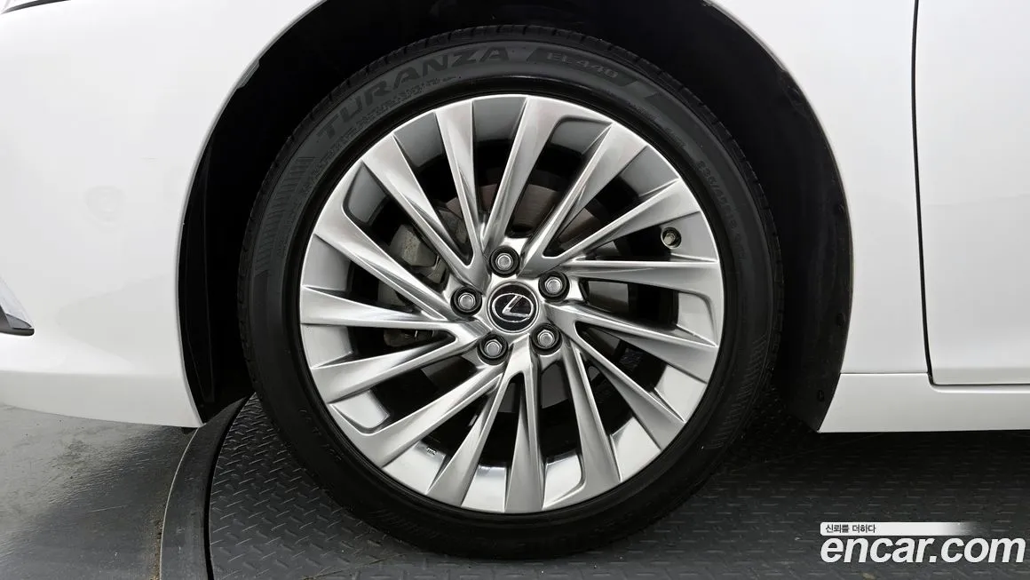 Lexus ES 2023 из KR, фото 5