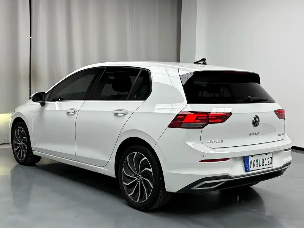 Volkswagen Golf 2022 из CN, фото 4