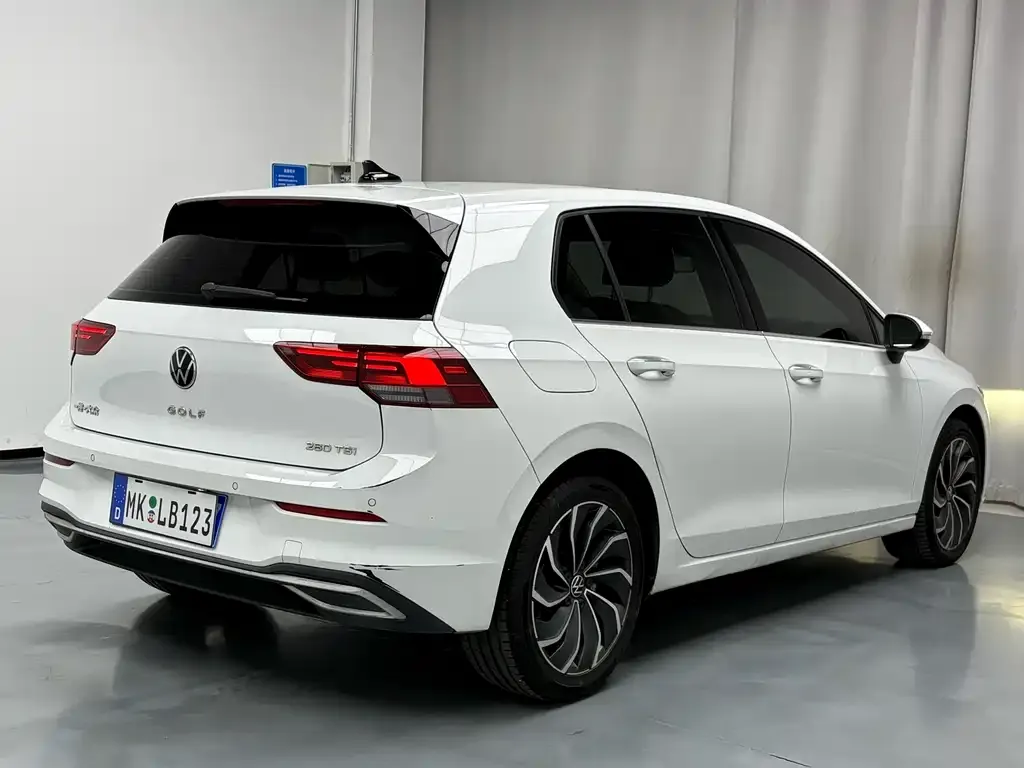 Volkswagen Golf 2022 из CN, фото 6