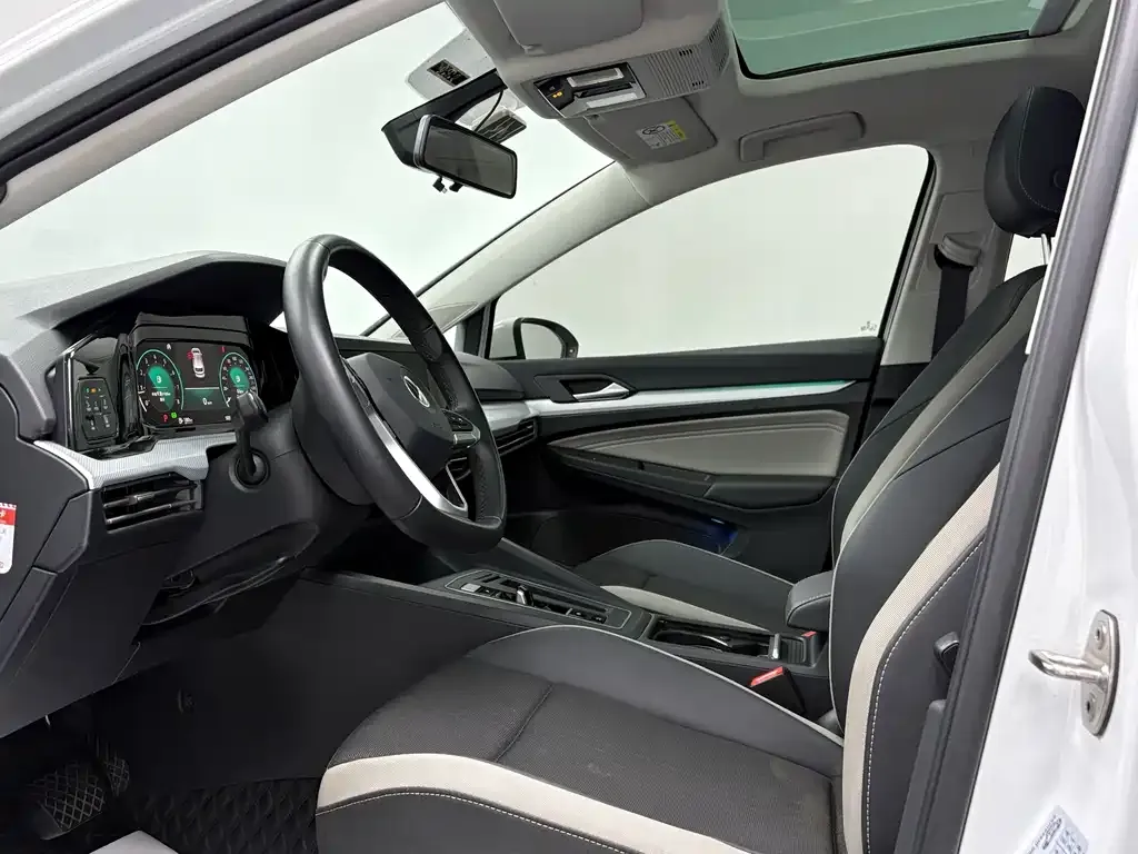 Volkswagen Golf 2022 из CN, фото 7