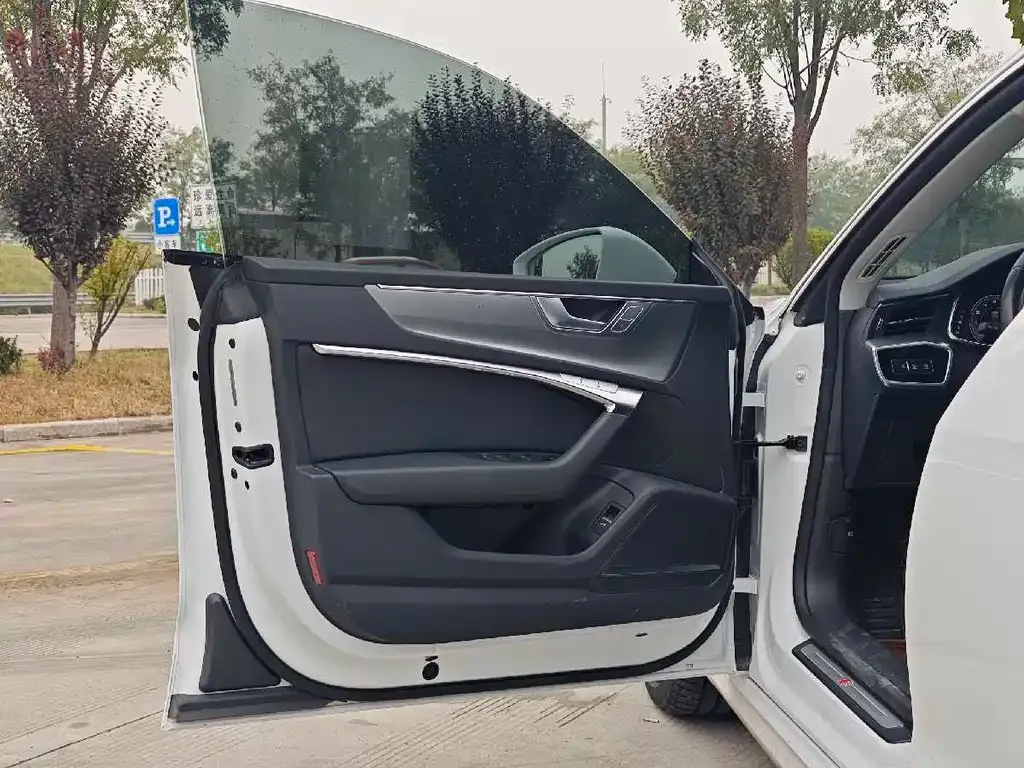 Audi A7 2024 из CN, фото 10