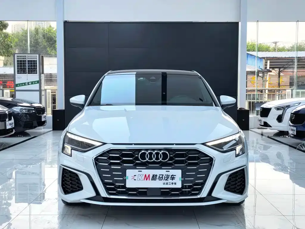 Audi A3 2023 из CN, фото 2