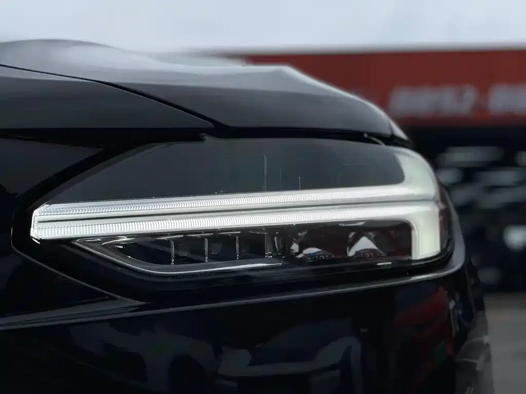 Volvo S90 — фото 4