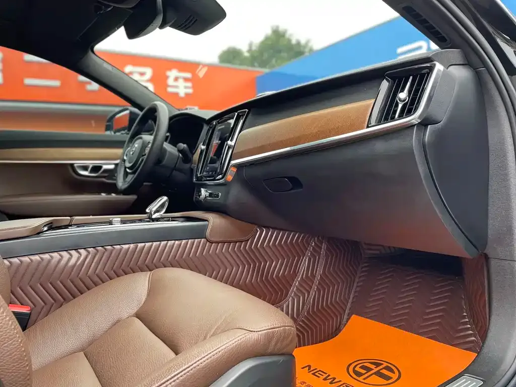 Volvo S90 — фото 9