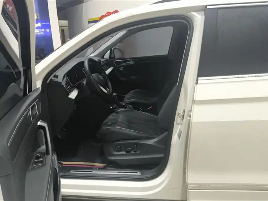 Volkswagen Tiguan L 2022 из CN, фото 9