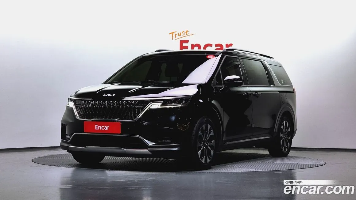 Kia Carnival — фото 1