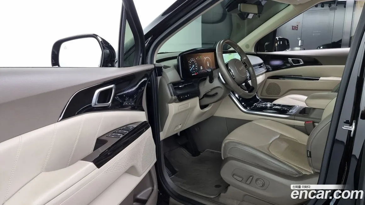 Kia Carnival — фото 10