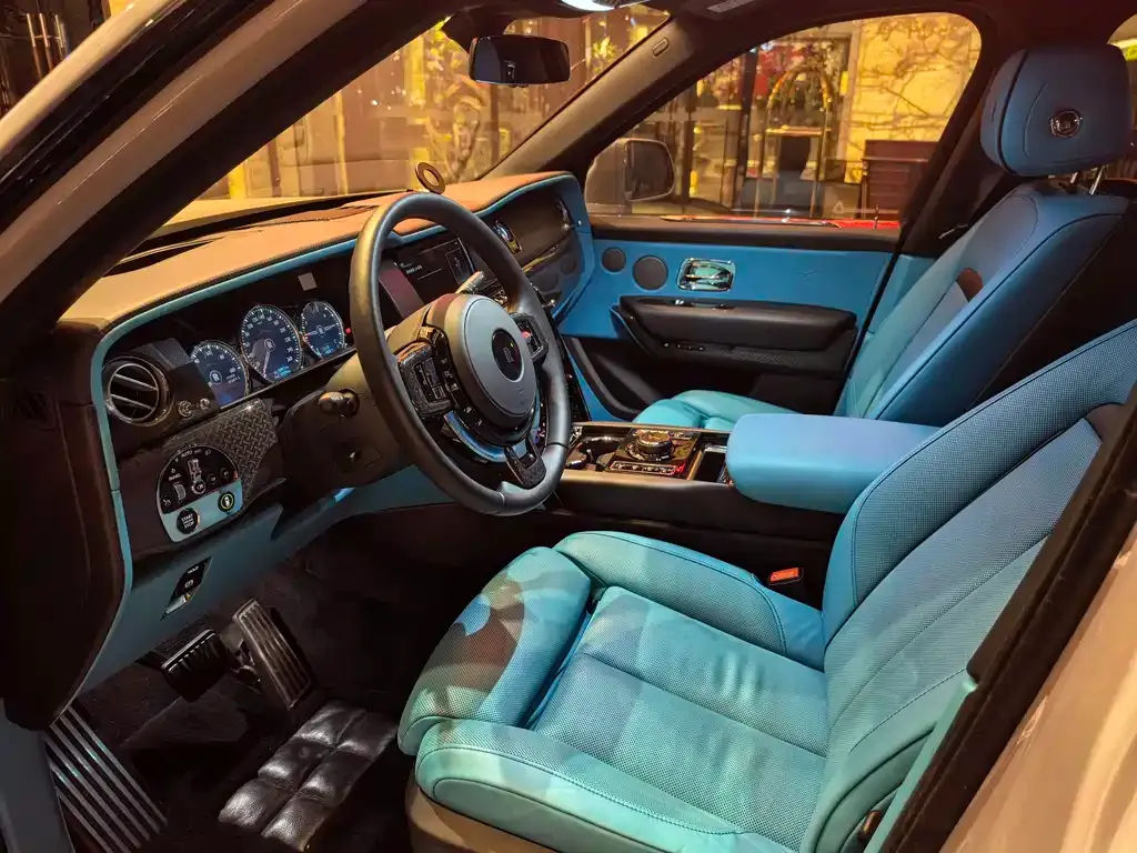 Rolls-Royce Cullinan 2023 из CN, фото 6