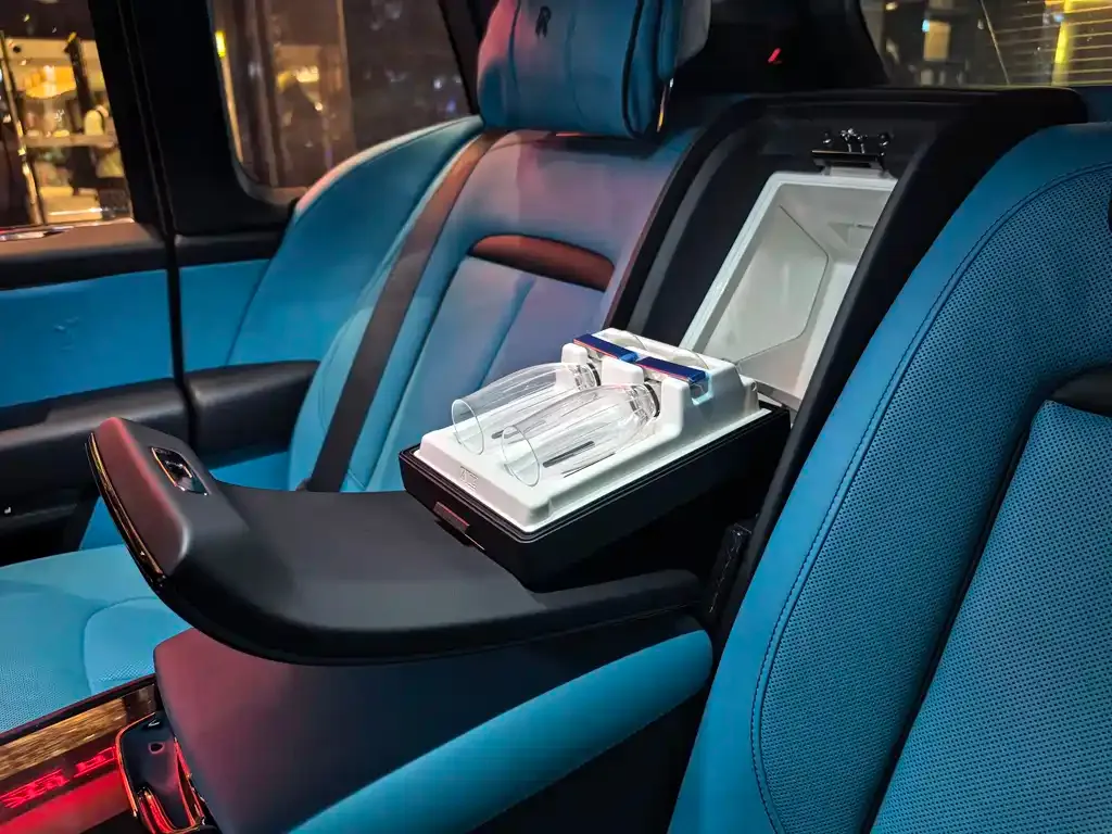 Rolls-Royce Cullinan 2023 из CN, фото 9