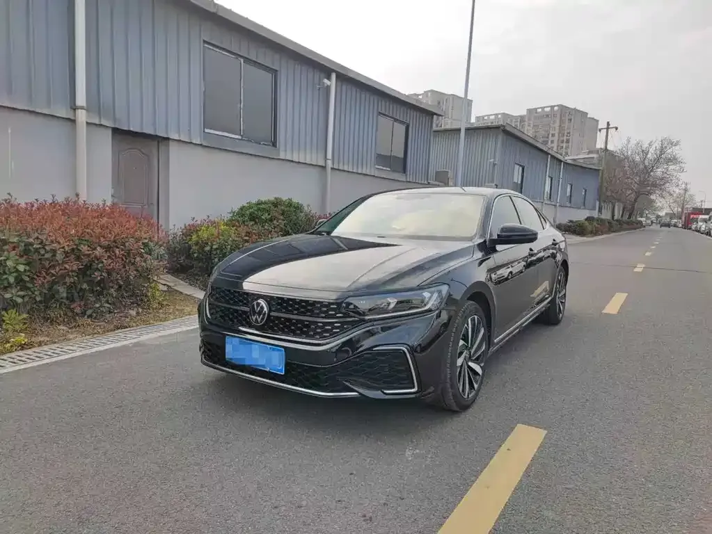 Volkswagen Passat 2023 из CN, фото 1