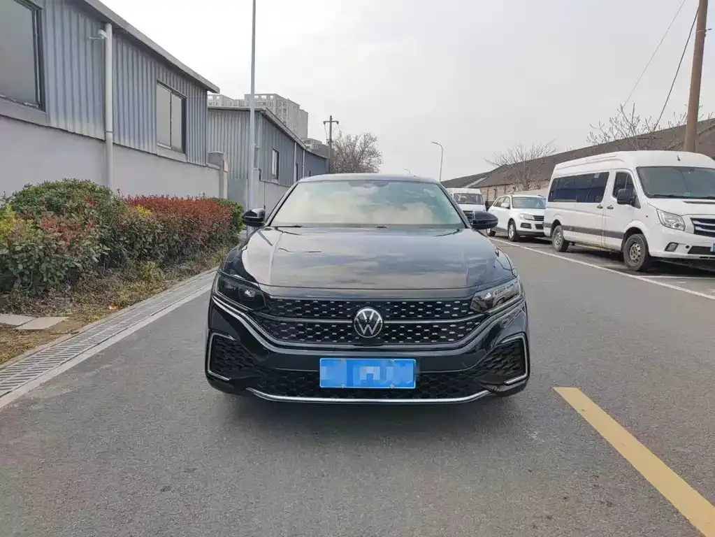 Volkswagen Passat 2023 из CN, фото 2