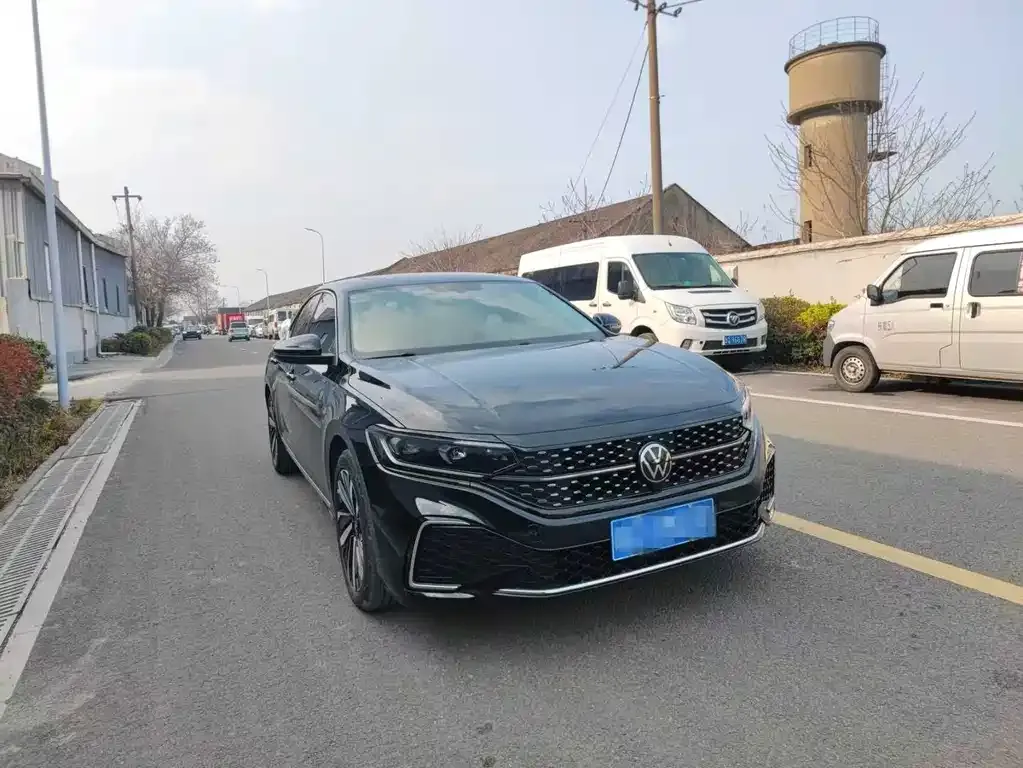 Volkswagen Passat 2023 из CN, фото 3