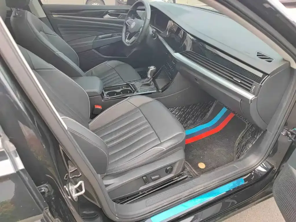 Volkswagen Passat 2023 из CN, фото 4