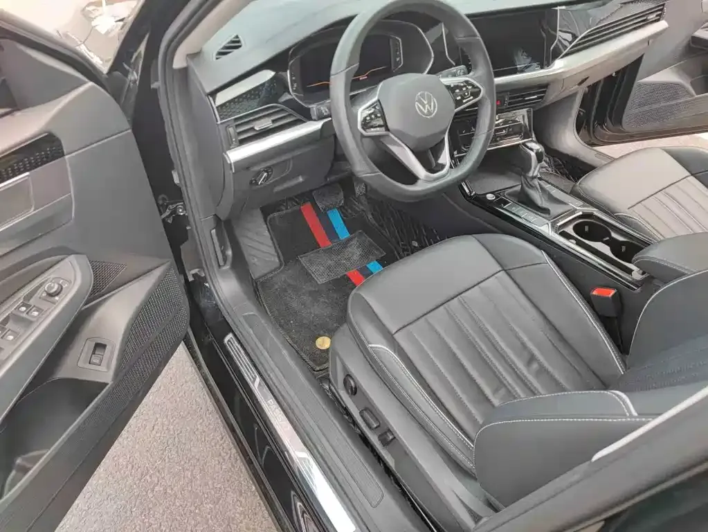 Volkswagen Passat 2023 из CN, фото 5