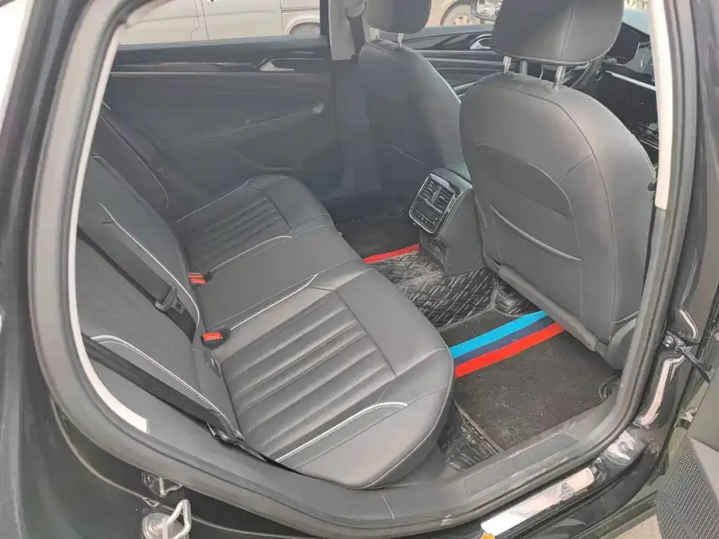 Volkswagen Passat 2023 из CN, фото 6