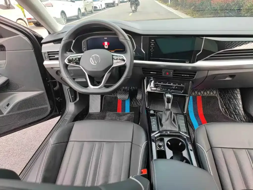 Volkswagen Passat 2023 из CN, фото 8