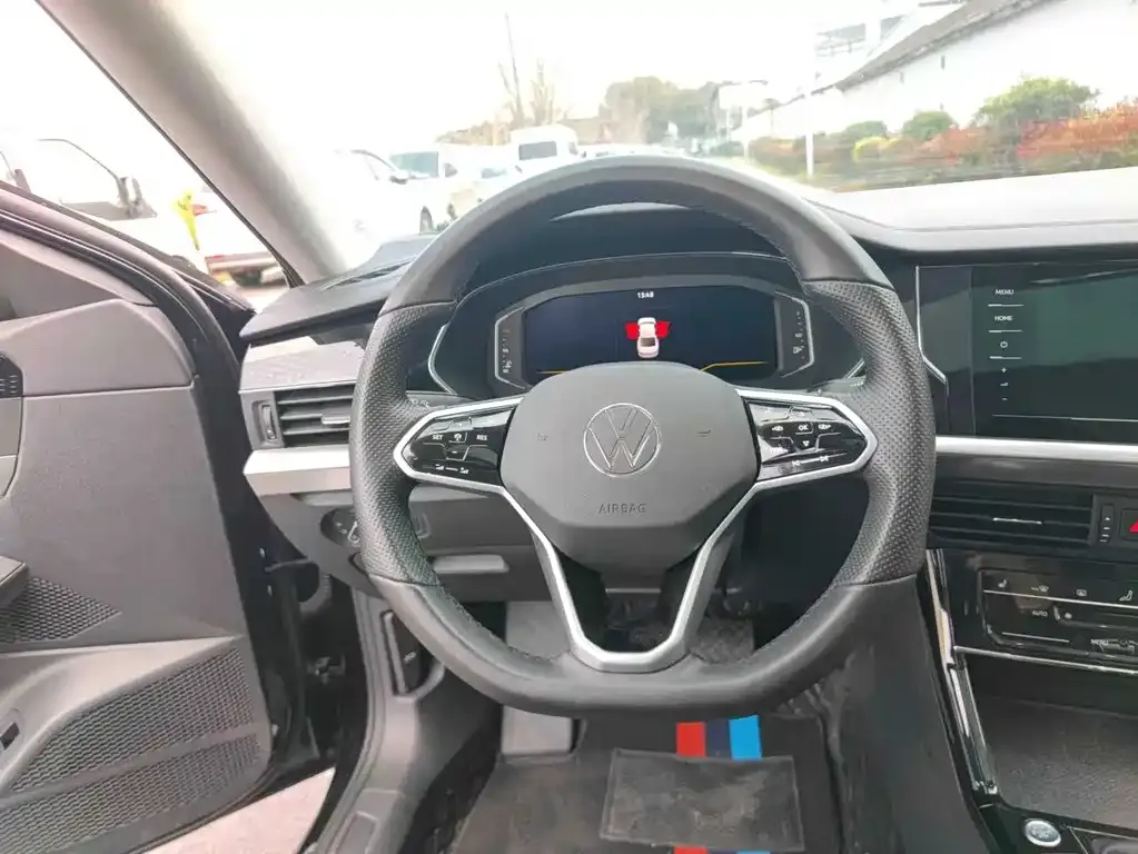 Volkswagen Passat 2023 из CN, фото 9