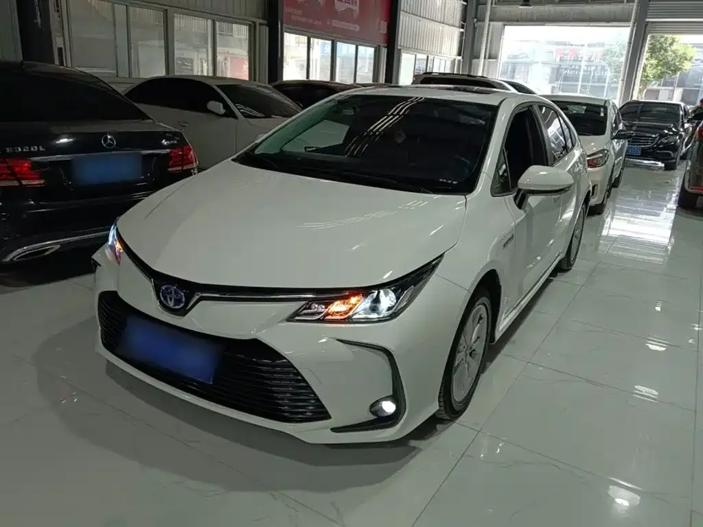 Toyota Corolla 2022 из CN, фото 1