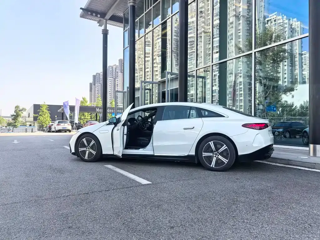 Mercedes-Benz EQS 2023 из CN, фото 3