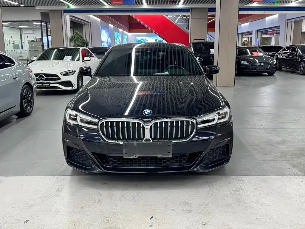 BMW 5 Series — фото 2