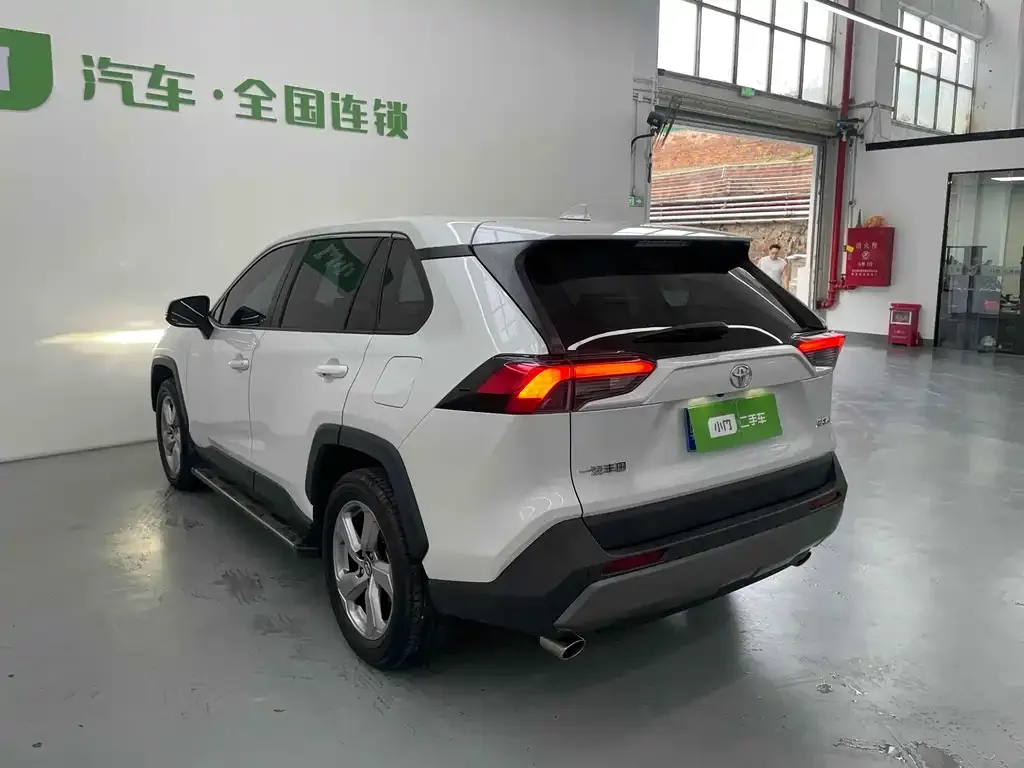 Toyota RAV4 2022 из CN, фото 6