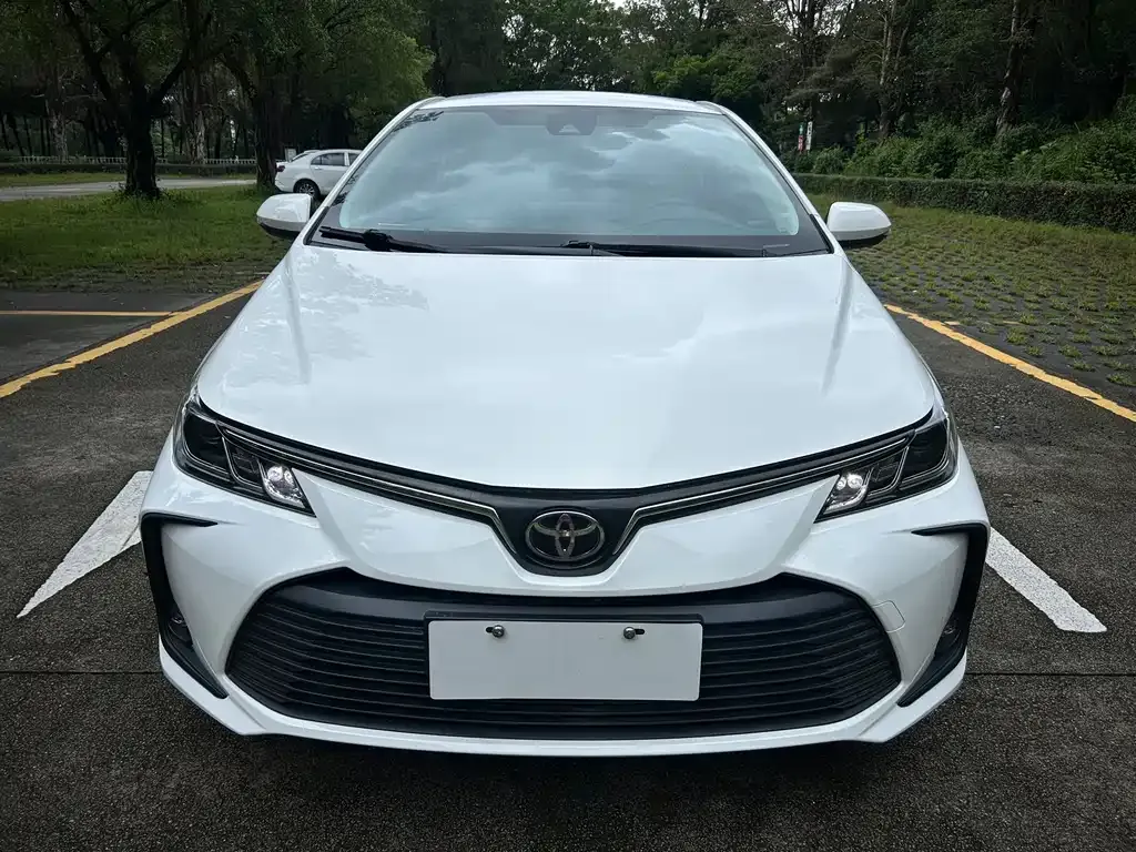 Toyota Corolla — фото 2