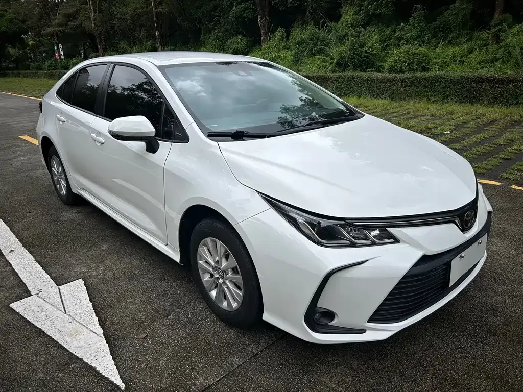 Toyota Corolla — фото 3