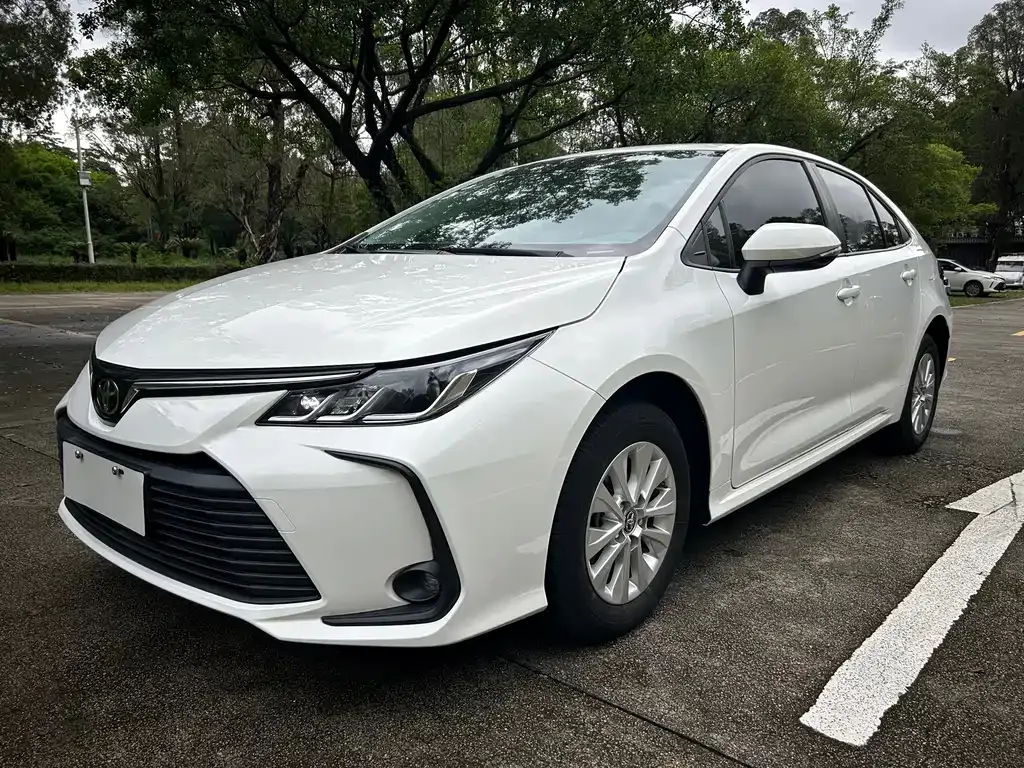 Toyota Corolla — фото 4