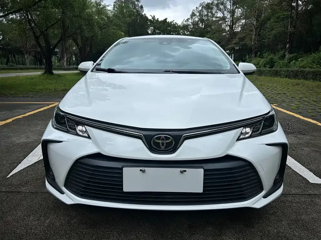 Toyota Corolla — фото 5