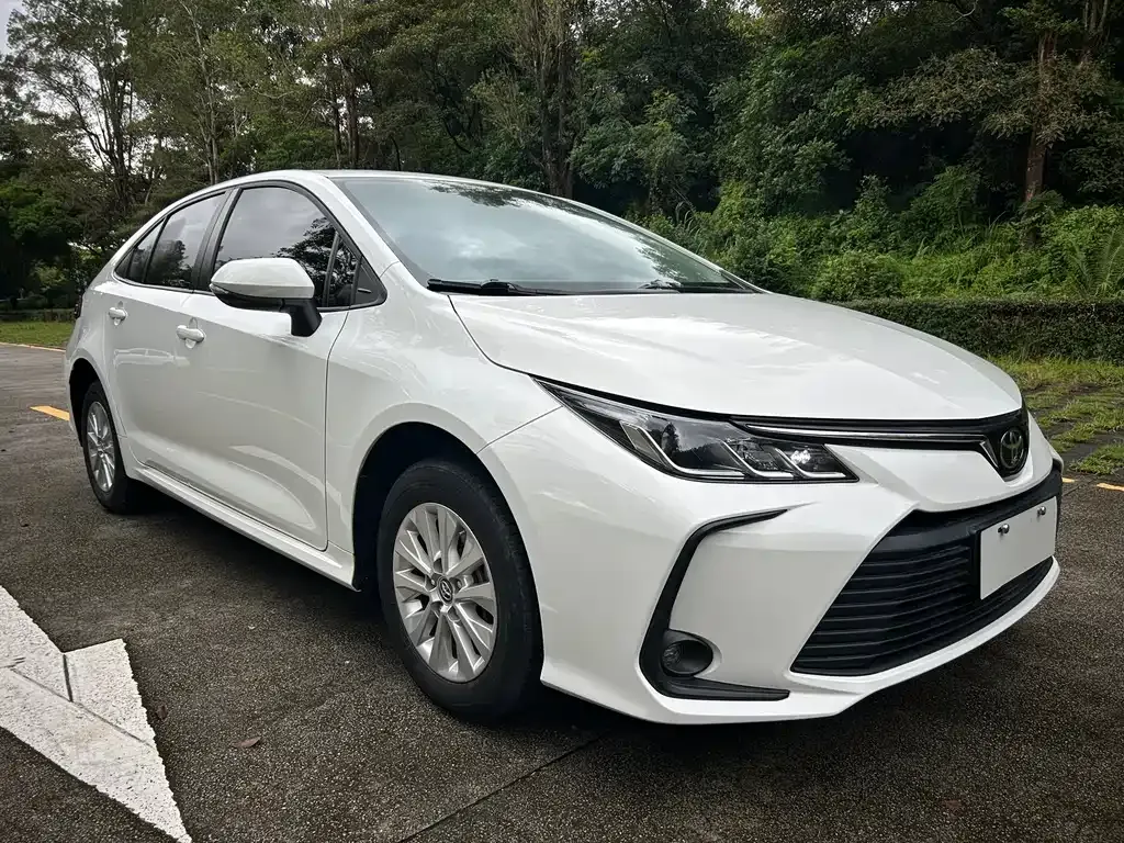 Toyota Corolla — фото 6