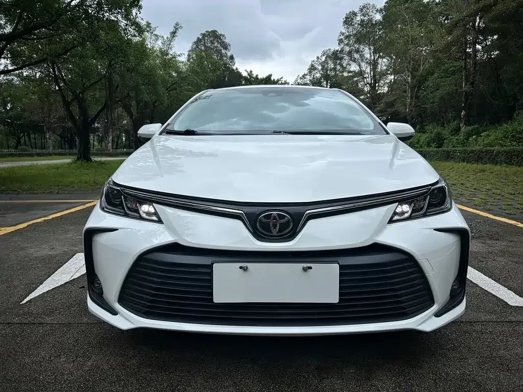 Toyota Corolla — фото 8
