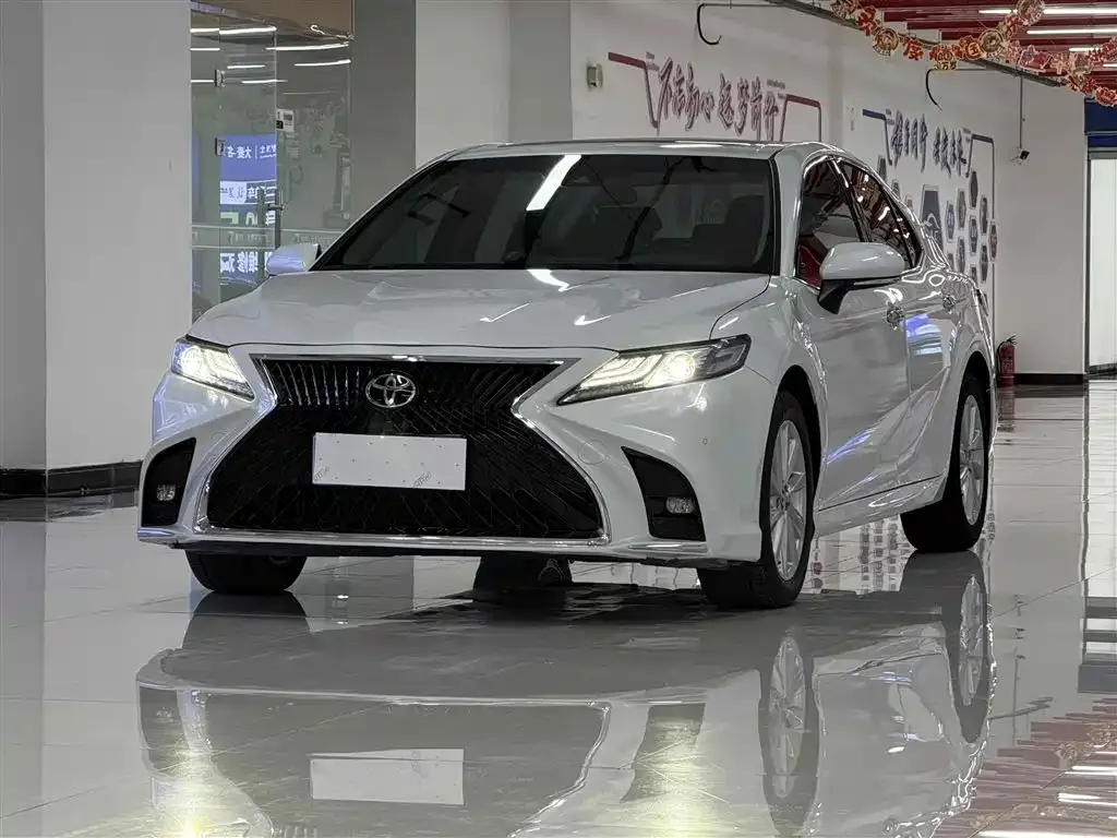 Toyota Camry 2022 из CN, фото 2