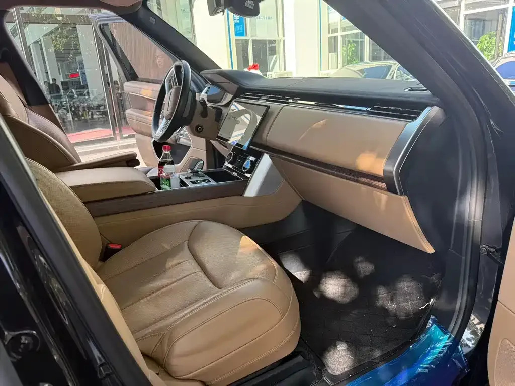 Land Rover Range Rover 2024 из CN, фото 2