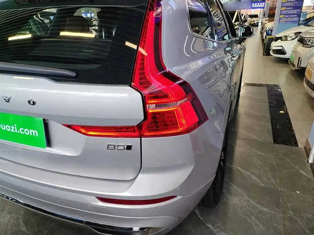 Volvo XC60 2023 из CN, фото 8