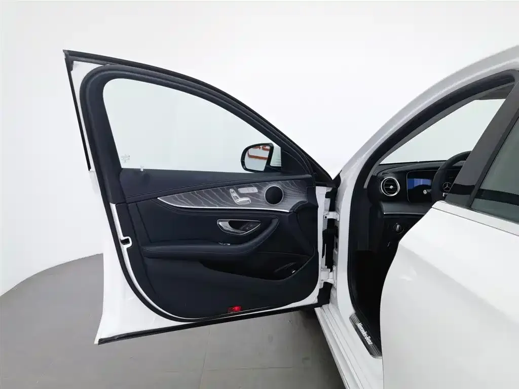 Mercedes-Benz E-Class 2021 из CN, фото 8