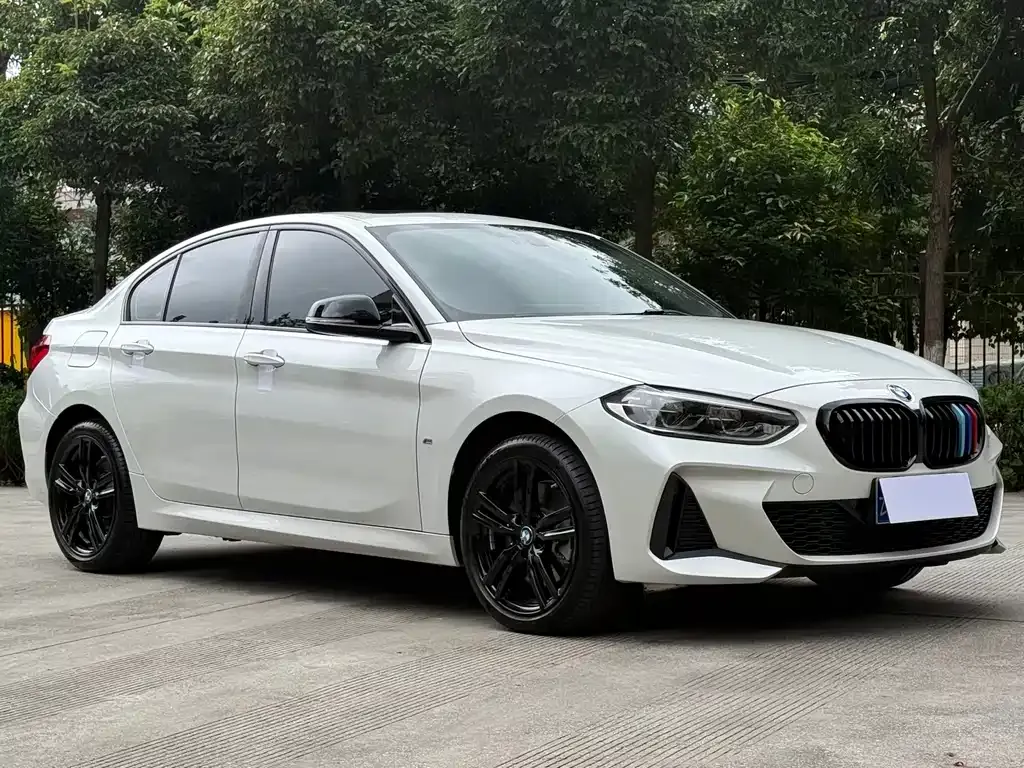 BMW 1 Series 2023 из CN, фото 3