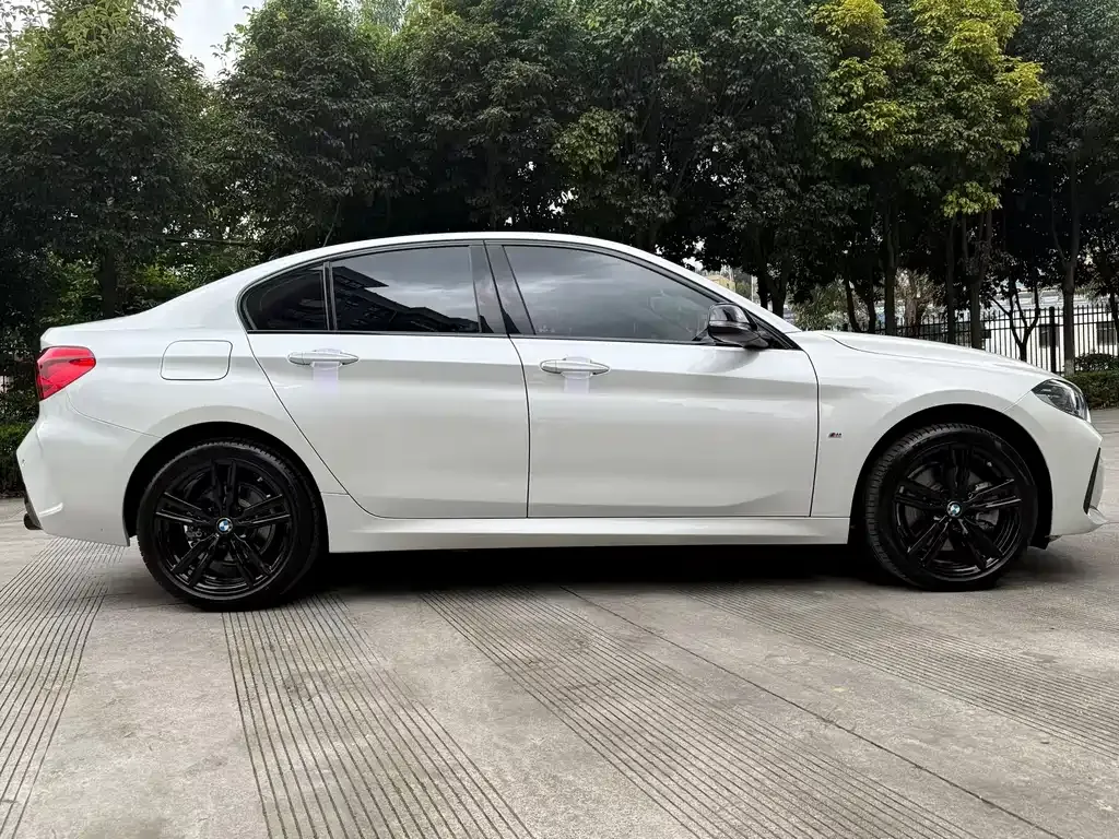 BMW 1 Series 2023 из CN, фото 5