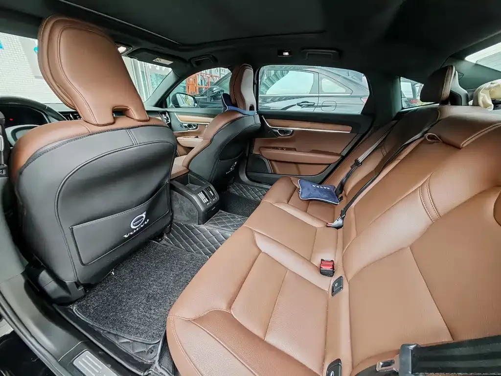 Volvo S90 2022 из CN, фото 5