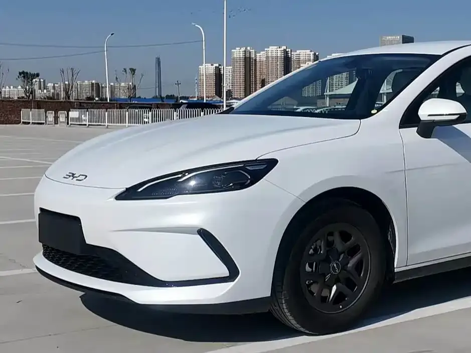 BYD Seal 05 DM-i 2025 из CN, фото 1