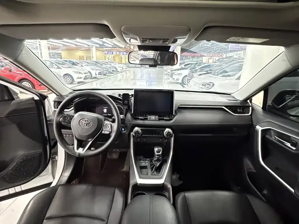 Toyota RAV4 2023 из CN, фото 7
