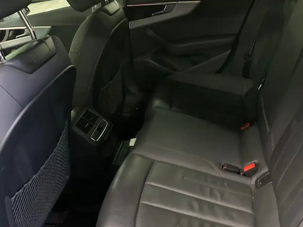 Audi A4 (Import) 2023 из CN, фото 3