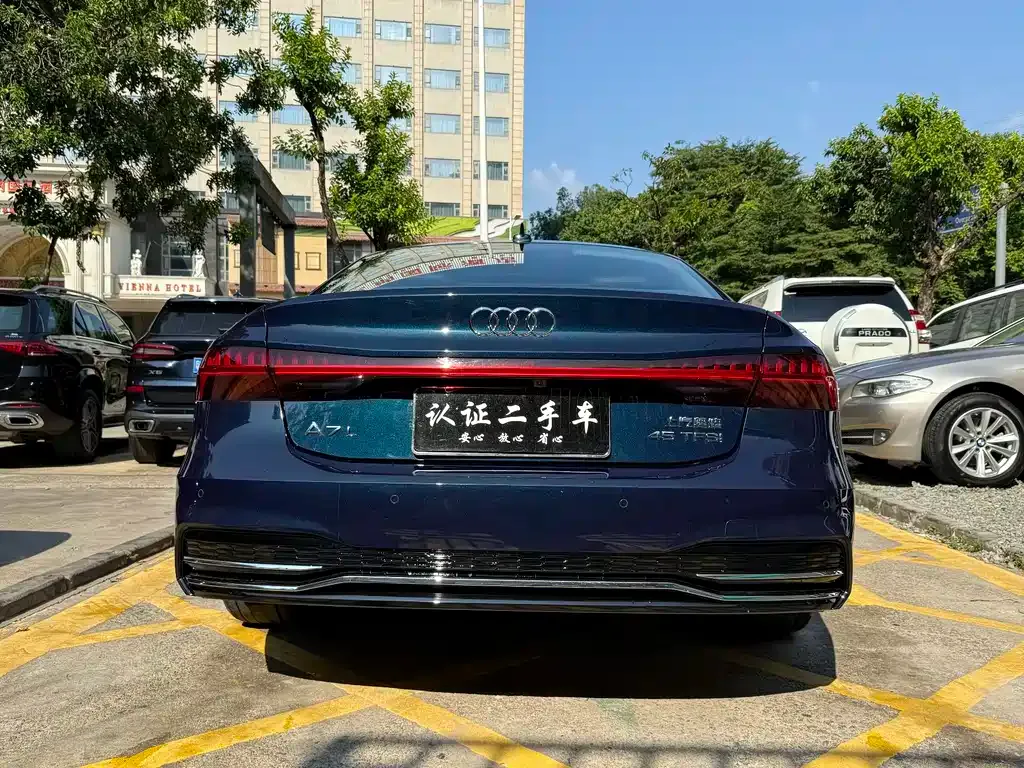 Audi A7L — фото 6