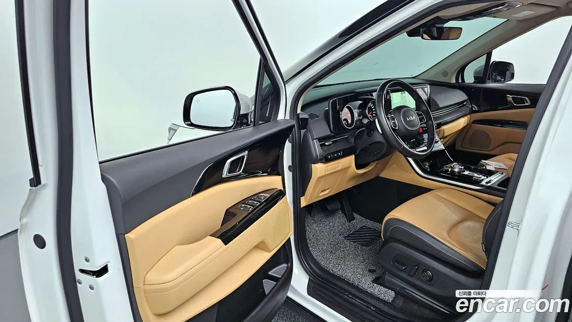Kia Carnival — фото 10