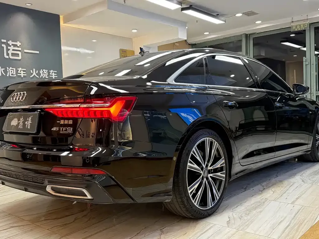 Audi A6L 2022 из CN, фото 6