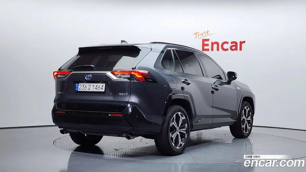 Toyota RAV4 2023 из KR, фото 2